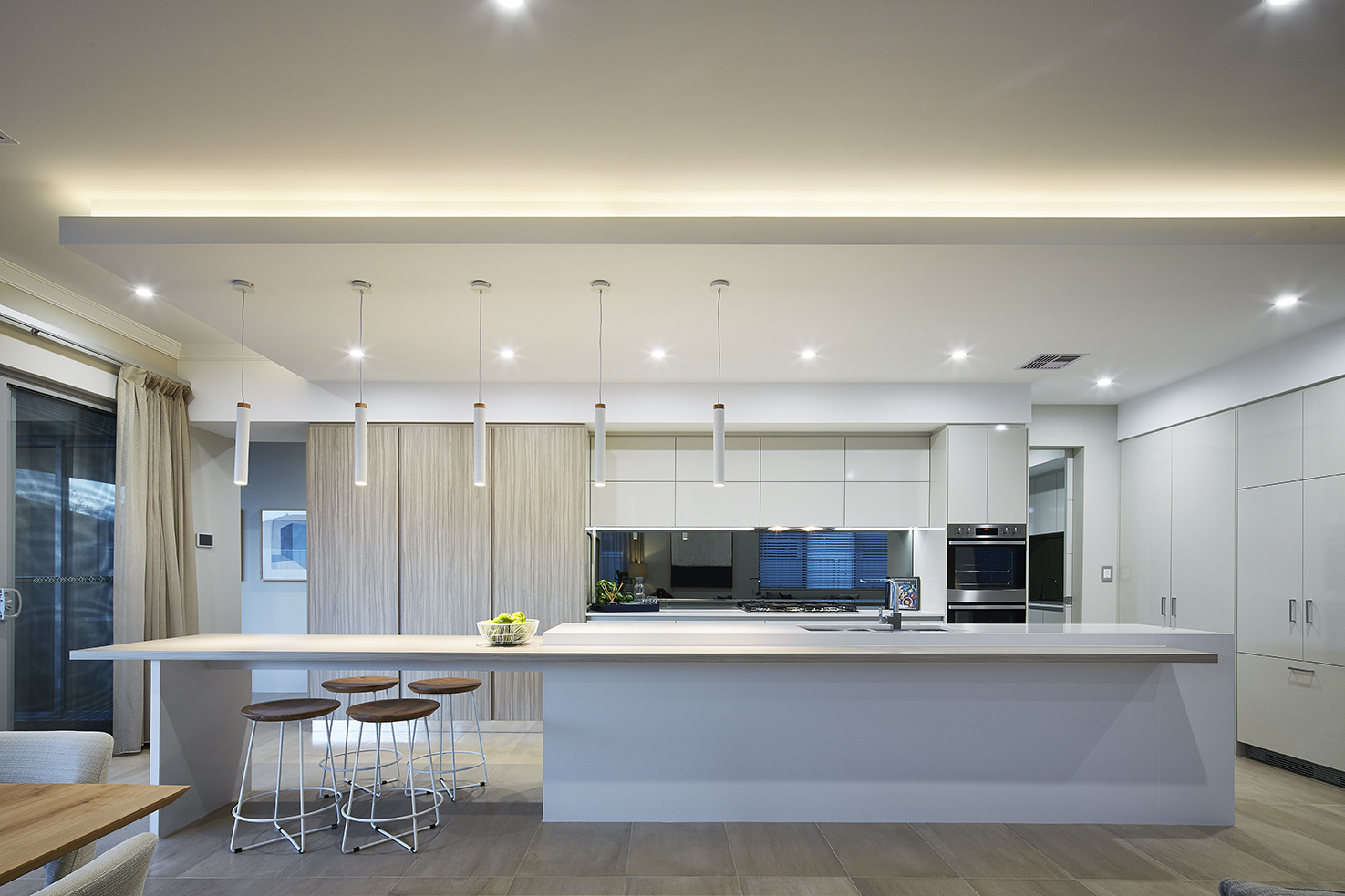 122196349 1731920553 210656 MarshallKitchenwithBreakfastBar