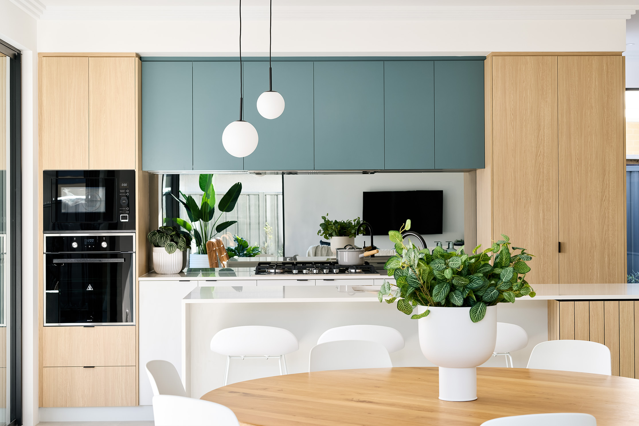 181119707 1766467955 68633 007