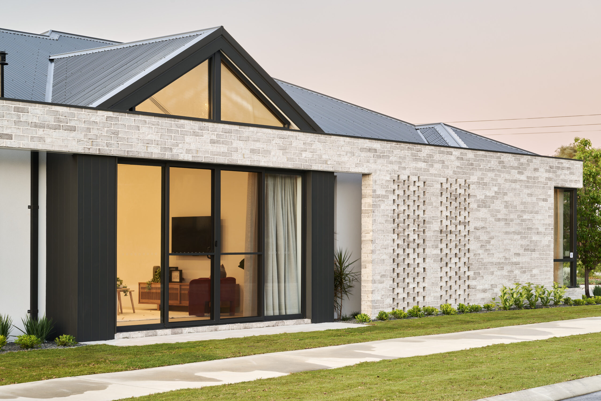 189186704 1772077675 81258 043 scaled