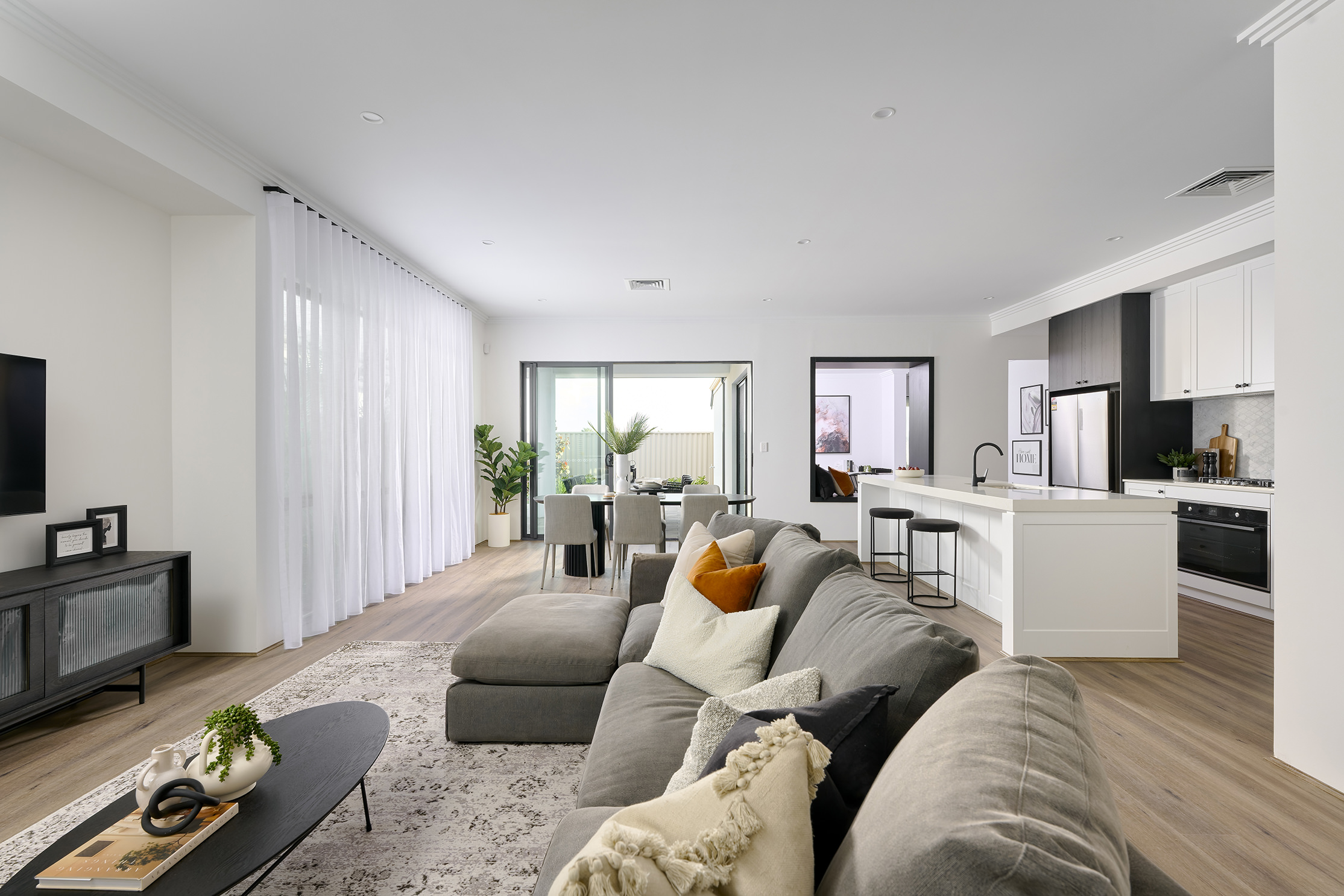 190237584 1772607204 111150 024