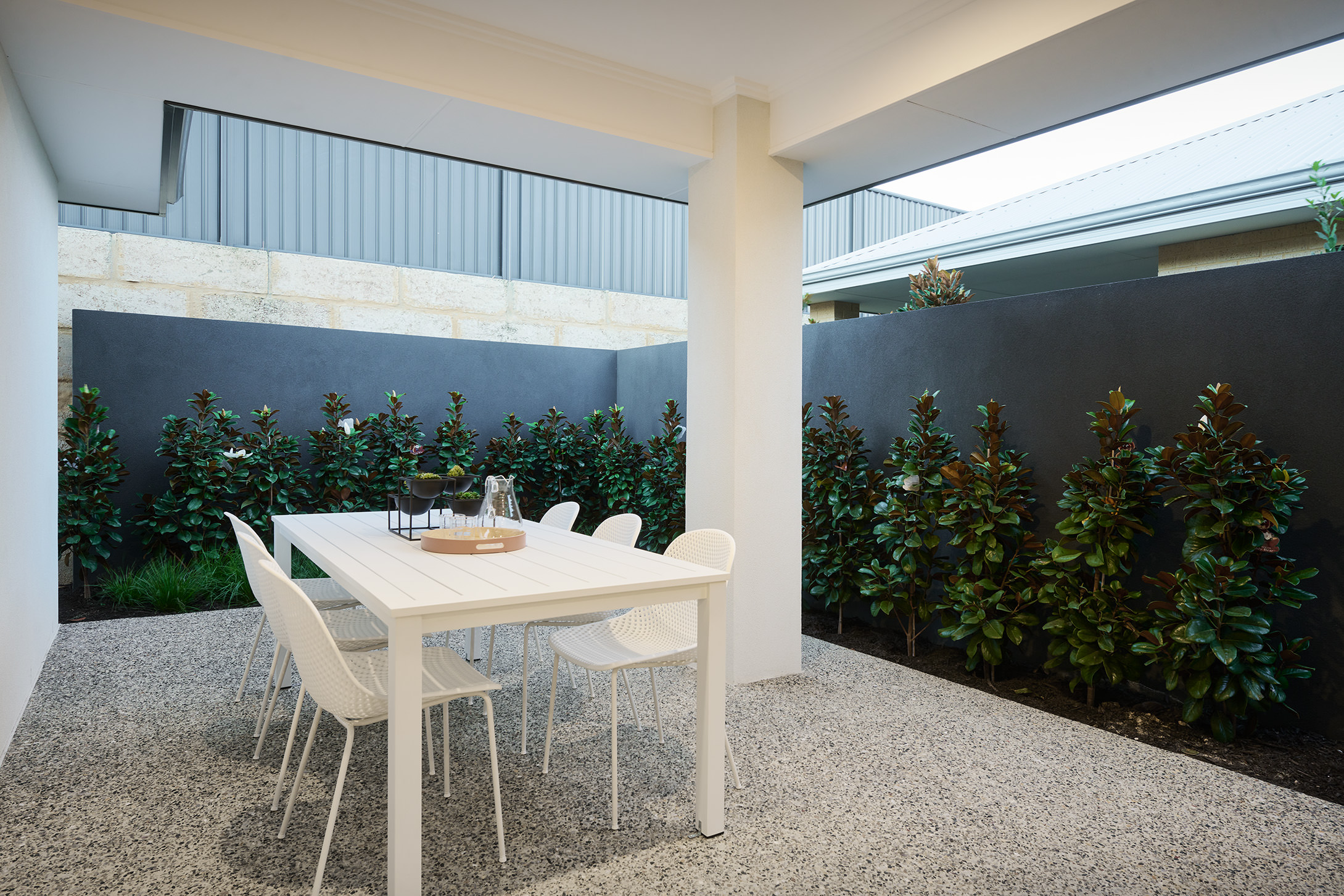 190238372 1772607718 99627 043