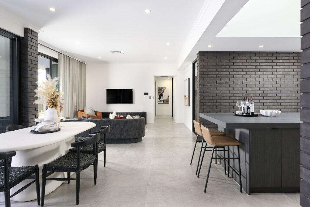 190245735 1772614686 114099 002