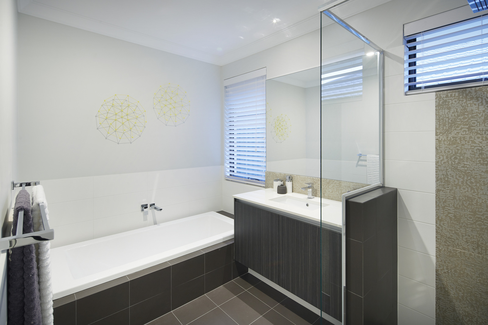 206523338 1781858628 101708 Lagunabathroom